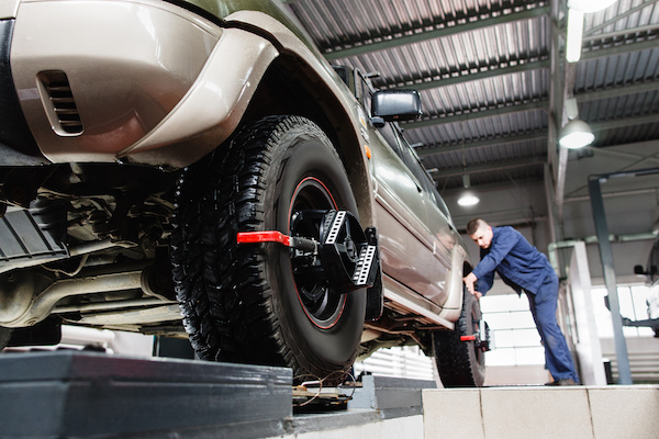 What Are Signs That Indicate a Need for a Wheel Alignment?